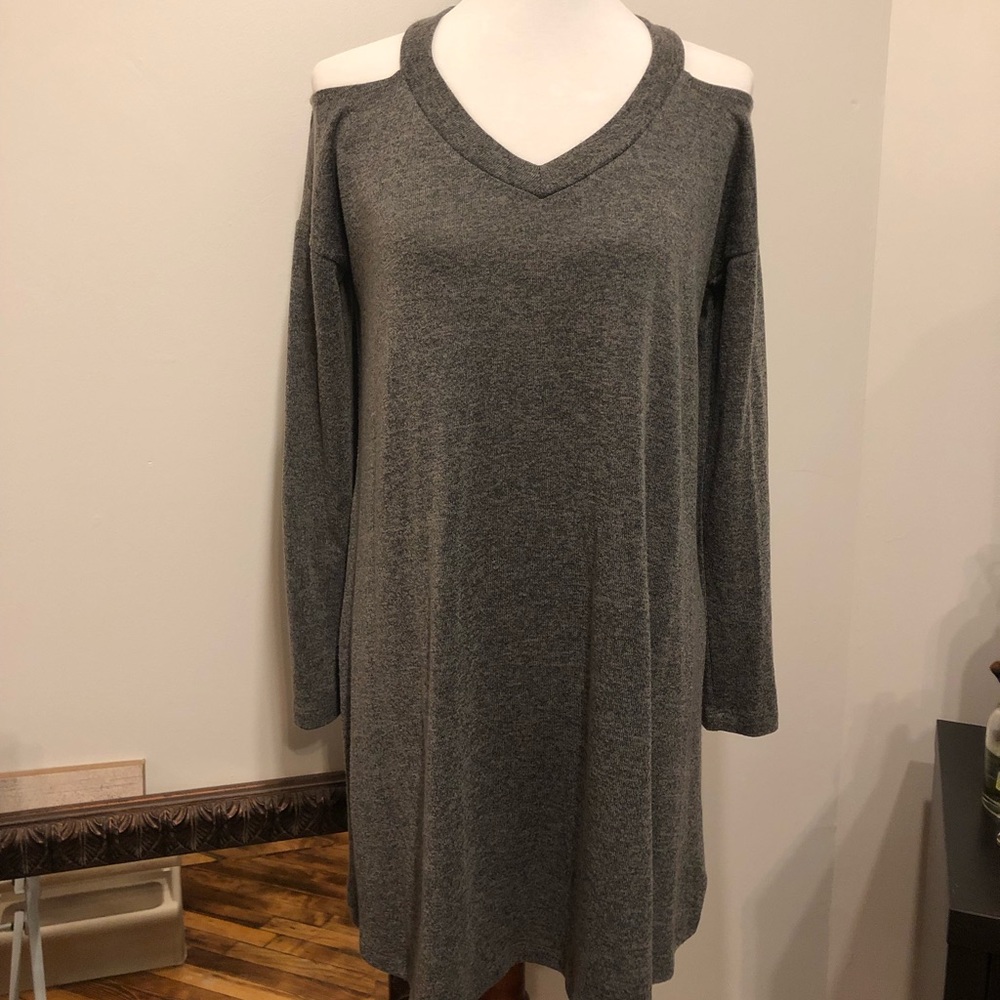 Everly Cold Shoulder Gray Long Sleeve Dress Sz M